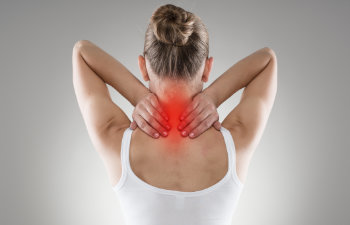 woman with great neck pain, 